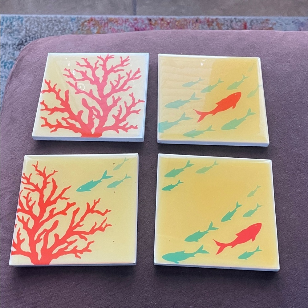 4 Vibrant Fish Coaster Set with Blue Holder